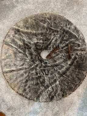 Faux Fur Round Tree Skirt in Brown with Brown Ties